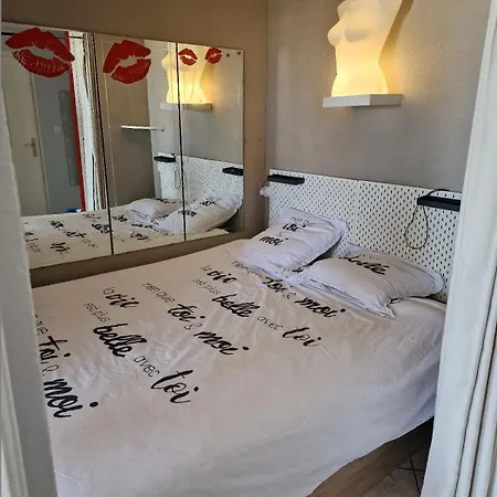 Naturiste Cap D'agde Heliopolis F 61