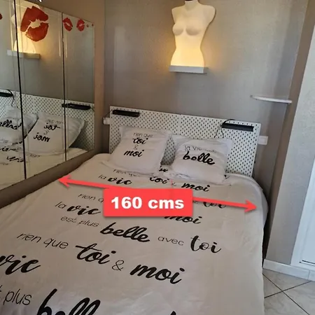 Naturiste Cap D'agde Heliopolis F 61 אגדה